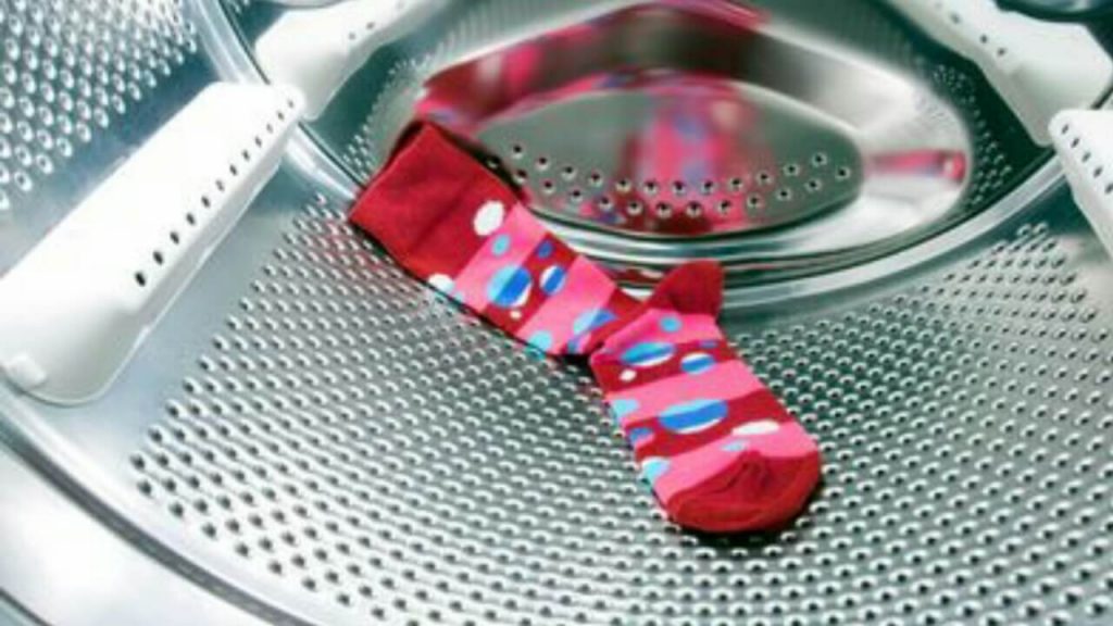 How to get socks out of the washing machine
